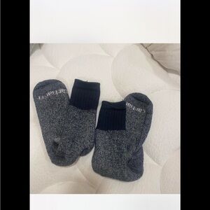 Carhartt Men’s navy  and Gray Winter Socks one pair